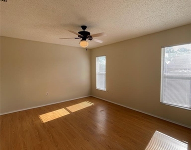 504 Lake Dexter Boulevard - Photo Thumbnail 9