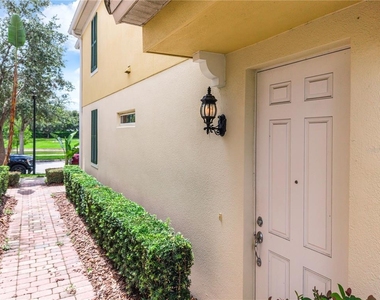 12129 Breda Lane - Photo Thumbnail 7