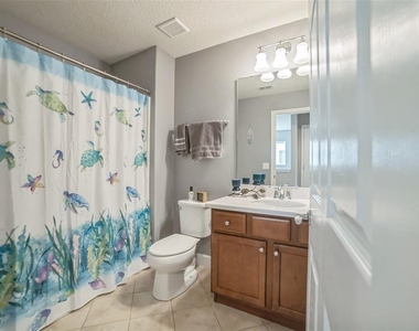 12129 Breda Lane - Photo Thumbnail 16