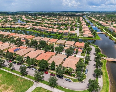 12129 Breda Lane - Photo Thumbnail 5
