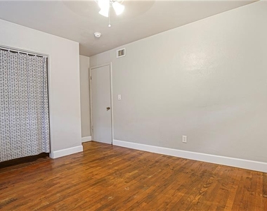 5518 Riviera Drive - Photo Thumbnail 15