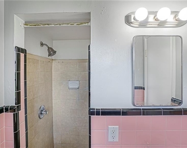 5518 Riviera Drive - Photo Thumbnail 25