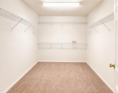 133 Rona Lane - Photo Thumbnail 12