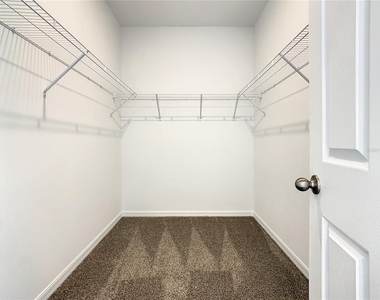 4749 Cross Prairie Parkway - Photo Thumbnail 40