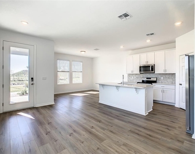 4749 Cross Prairie Parkway - Photo Thumbnail 19