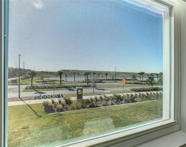 4749 Cross Prairie Parkway - Photo Thumbnail 48
