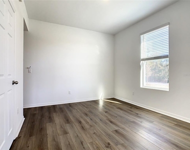 4749 Cross Prairie Parkway - Photo Thumbnail 23