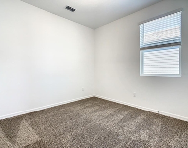 4749 Cross Prairie Parkway - Photo Thumbnail 30