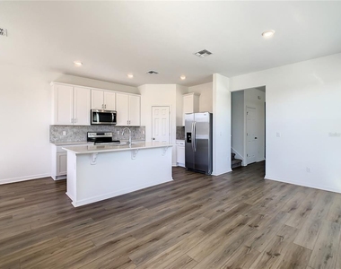 4749 Cross Prairie Parkway - Photo Thumbnail 5