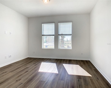 4749 Cross Prairie Parkway - Photo Thumbnail 7