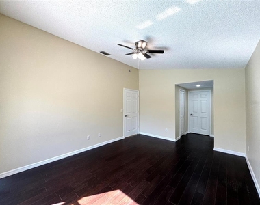2985 Viscount Circle - Photo Thumbnail 16