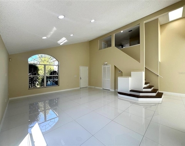 2985 Viscount Circle - Photo Thumbnail 3