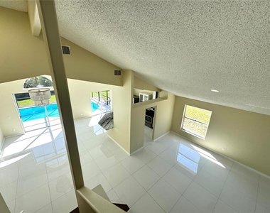 2985 Viscount Circle - Photo Thumbnail 10