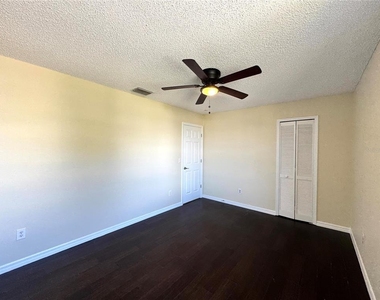 2985 Viscount Circle - Photo Thumbnail 21