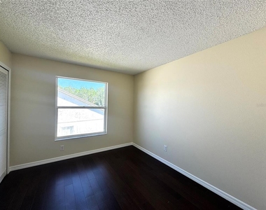 2985 Viscount Circle - Photo Thumbnail 19