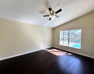 2985 Viscount Circle - Photo Thumbnail 12