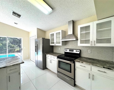 2985 Viscount Circle - Photo Thumbnail 4