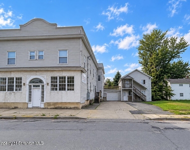 114 E Market Street - Photo Thumbnail 9