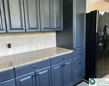 2850 W Livingston Street - Photo Thumbnail 2