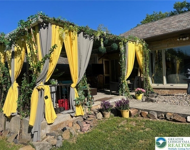 2850 W Livingston Street - Photo Thumbnail 36