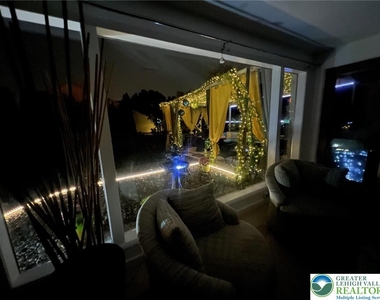 2850 W Livingston Street - Photo Thumbnail 39
