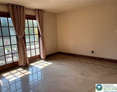 2850 W Livingston Street - Photo Thumbnail 11