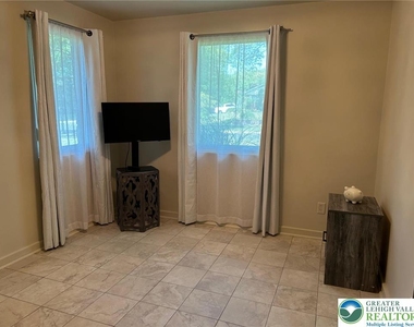 2850 W Livingston Street - Photo Thumbnail 25