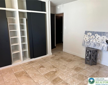 2850 W Livingston Street - Photo Thumbnail 21