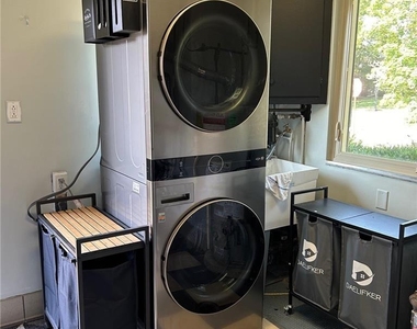 2850 W Livingston Street - Photo Thumbnail 29