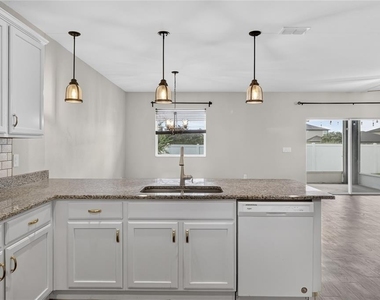 5316 White Egret Lane - Photo Thumbnail 14