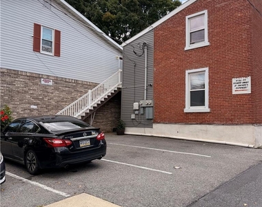 60 E North Street - Photo Thumbnail 5