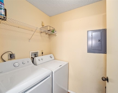3705 Sw 27th Street - Photo Thumbnail 12