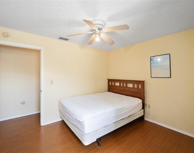 3705 Sw 27th Street - Photo Thumbnail 20