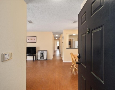 3705 Sw 27th Street - Photo Thumbnail 4