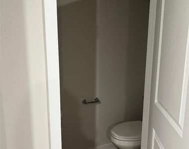 4930 Brookside Court - Photo Thumbnail 11