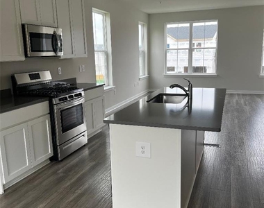 4930 Brookside Court - Photo Thumbnail 6