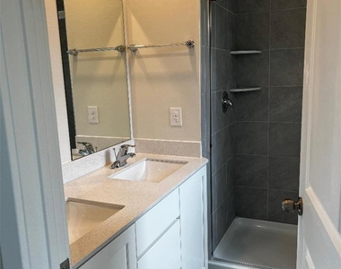 4930 Brookside Court - Photo Thumbnail 9