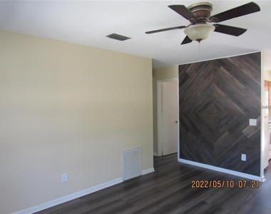 722 N Warfield Avenue - Photo Thumbnail 4