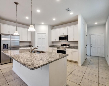 2599 Avalon Park Boulevard - Photo Thumbnail 1
