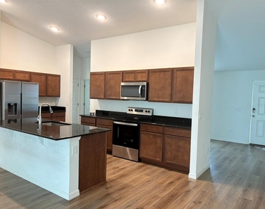 15 Lamoyne Lane - Photo Thumbnail 4