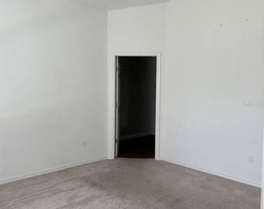 15 Lamoyne Lane - Photo Thumbnail 8