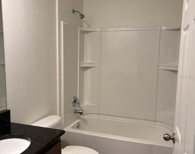 15 Lamoyne Lane - Photo Thumbnail 12