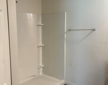 15 Lamoyne Lane - Photo Thumbnail 9