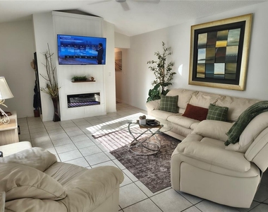 255 Boundary Boulevard - Photo Thumbnail 2