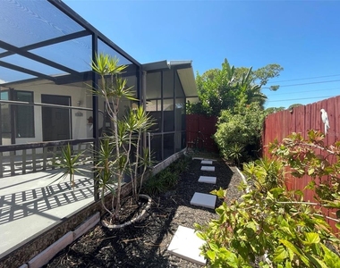 255 Boundary Boulevard - Photo Thumbnail 15