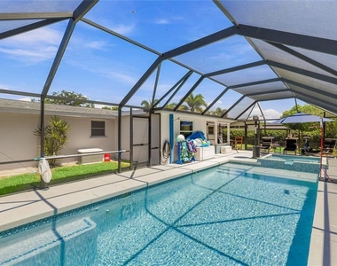 2560 Sunnyside Street - Photo Thumbnail 31
