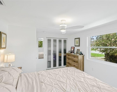 2560 Sunnyside Street - Photo Thumbnail 21
