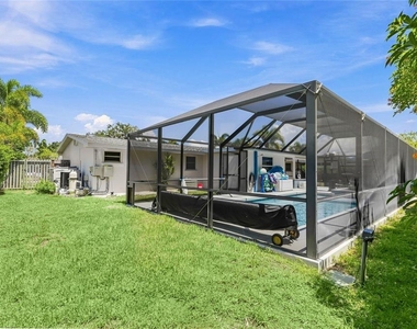 2560 Sunnyside Street - Photo Thumbnail 32