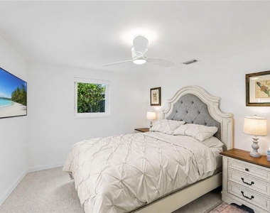 2560 Sunnyside Street - Photo Thumbnail 20