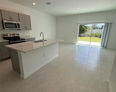 7154 Grand Forest Way - Photo Thumbnail 6